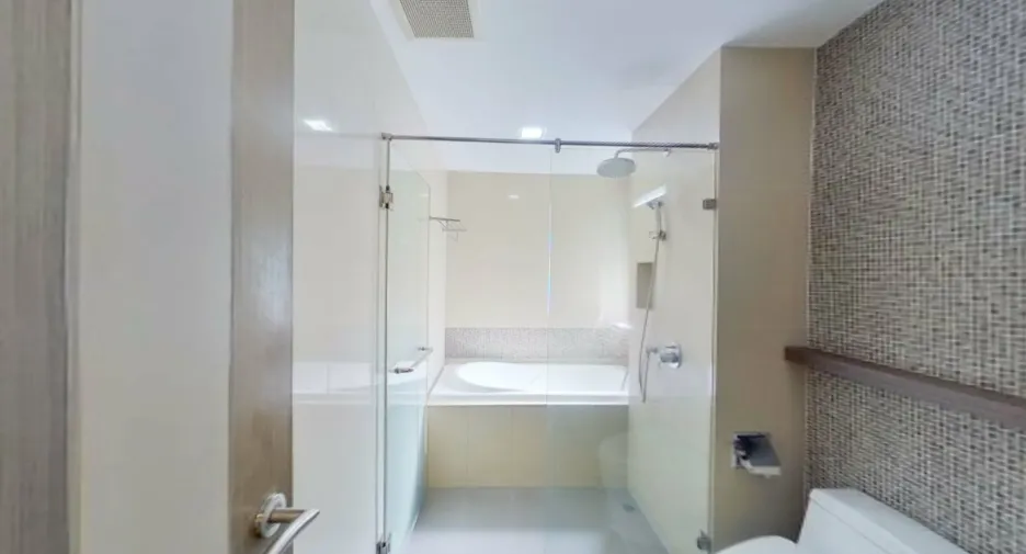 À louer 2 chambres condo à Watthana, Bangkok