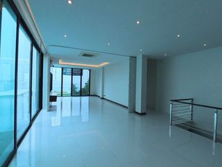 Villa zum Kauf mit 5 Zimmer in Thalang, Phuket