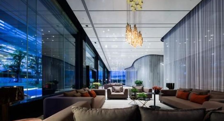 For rent 2 bedrooms condo in Pathum Wan, Bangkok