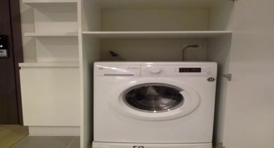 For rent 2 bedrooms condo in Pathum Wan, Bangkok