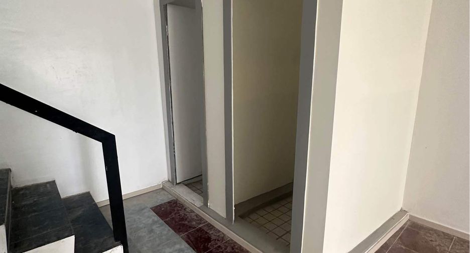 For rent retail Space in Phra Khanong, Bangkok