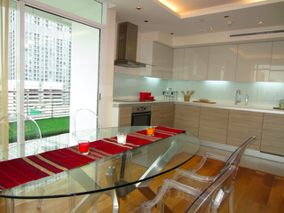 À louer 2 chambres condo à Phaya Thai, Bangkok