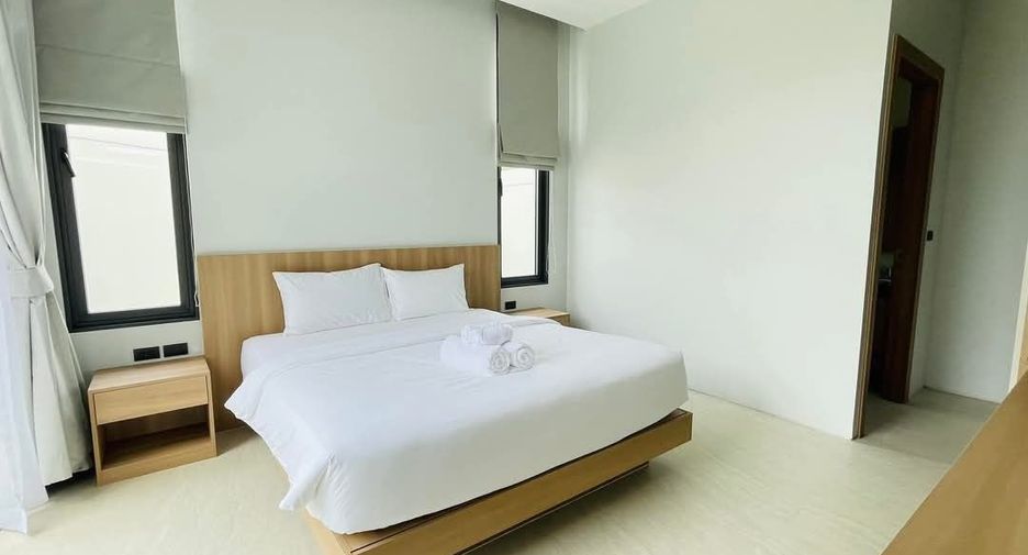 For rent 4 bedrooms villa in Mueang Phuket, Phuket