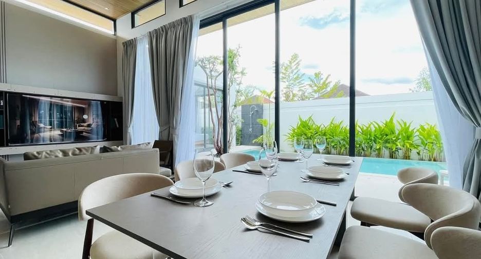 For rent 4 bedrooms villa in Mueang Phuket, Phuket