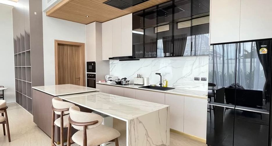 For rent 4 bedrooms villa in Mueang Phuket, Phuket