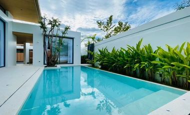 For rent 4 bedrooms villa in Mueang Phuket, Phuket