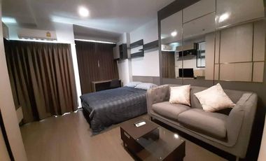 À louer studio condo à Phra Khanong, Bangkok