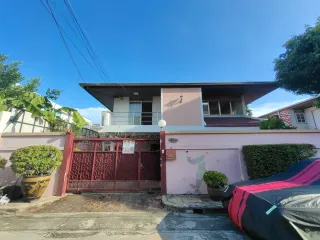 Haus zum Kauf mit 3 Zimmer in Watthana, Bangkok