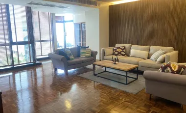For rent 3 bedrooms condo in Yan Nawa, Bangkok