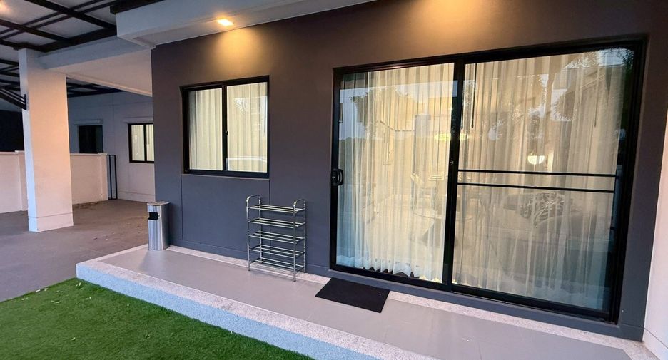 For rent 4 bedrooms condo in Mueang Samut Prakan, Samut Prakan