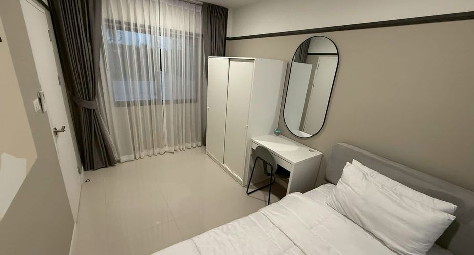 For rent 4 bedrooms condo in Mueang Samut Prakan, Samut Prakan
