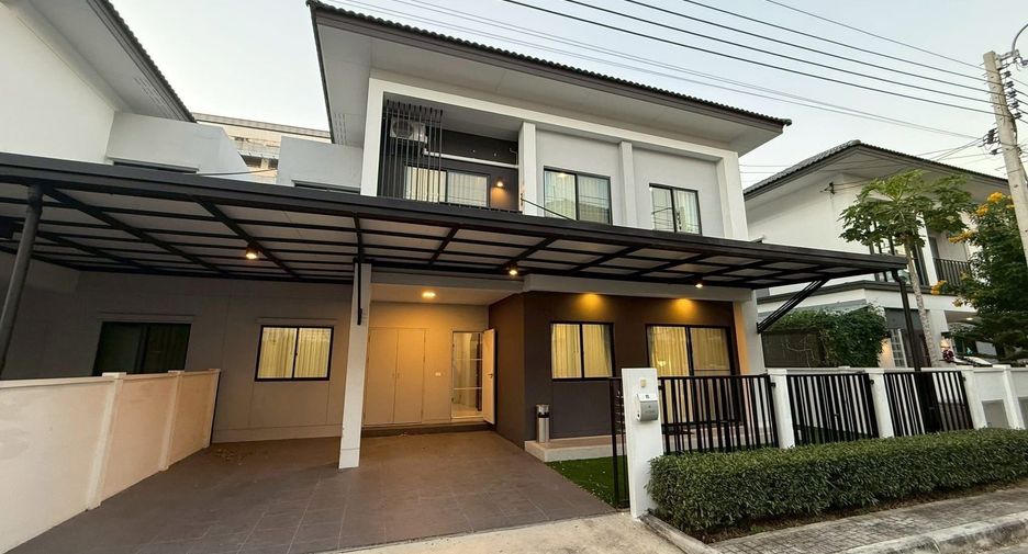 For rent 4 bedrooms condo in Mueang Samut Prakan, Samut Prakan