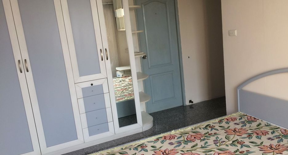For rent 3 bedrooms condo in Chatuchak, Bangkok