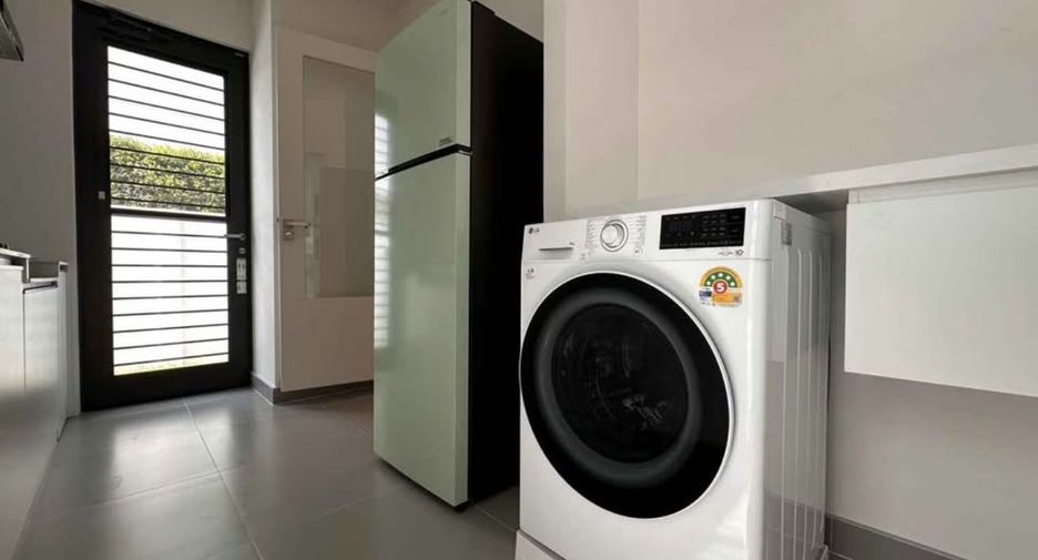 For rent 4 bedrooms house in Bang Phli, Samut Prakan
