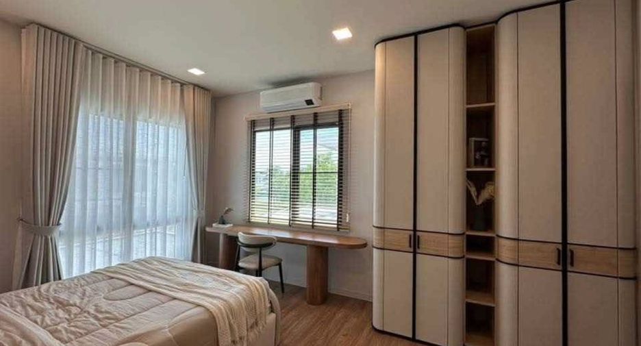 For rent 4 bedrooms house in Bang Phli, Samut Prakan