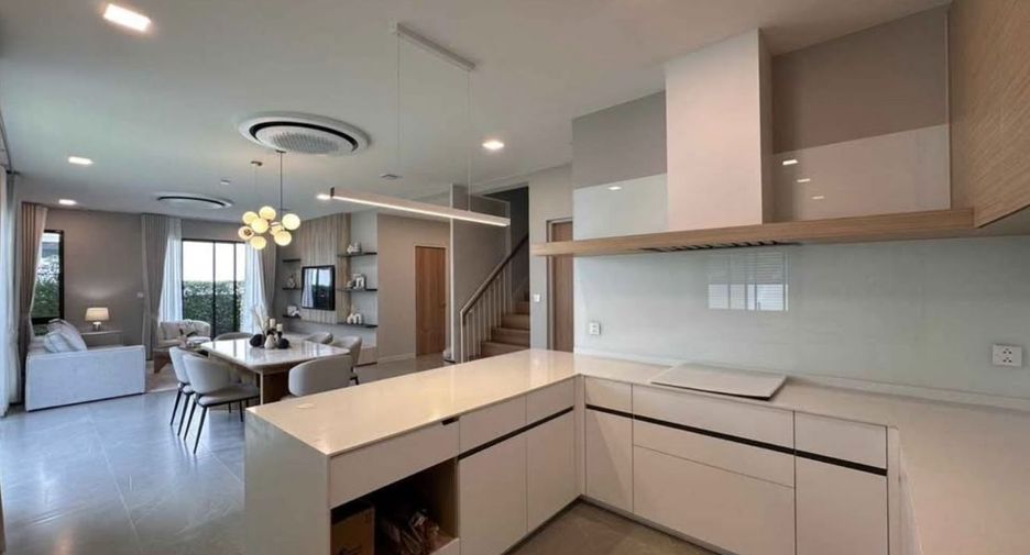 For rent 4 bedrooms house in Bang Phli, Samut Prakan