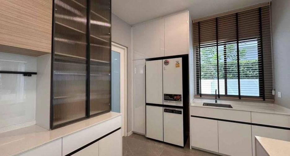 For rent 4 bedrooms house in Bang Phli, Samut Prakan
