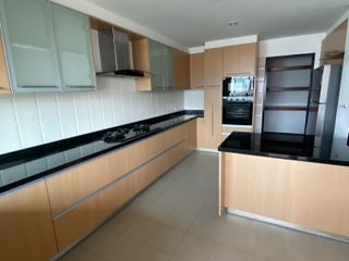 À louer 3 chambres appartement à Watthana, Bangkok