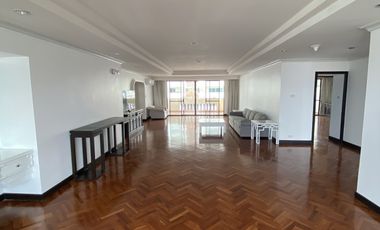 For rent 3 bedrooms apartment in Watthana, Bangkok