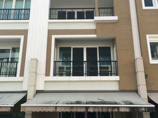 For sale 3 bedrooms townhouse in Yan Nawa, Bangkok