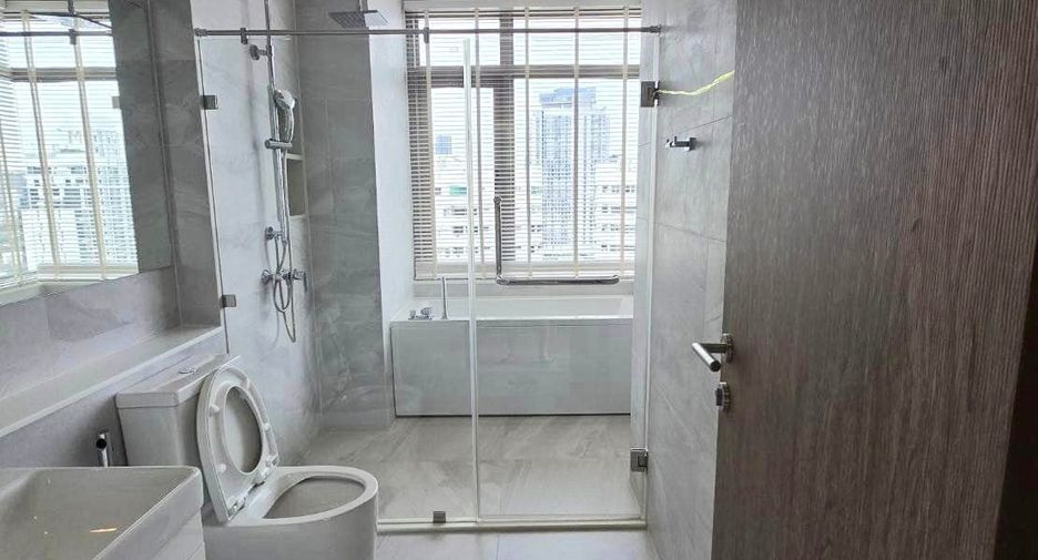 For rent 2 ベッドルーム condo in Watthana, Bangkok