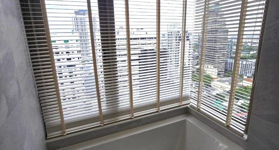 For rent 2 ベッドルーム condo in Watthana, Bangkok