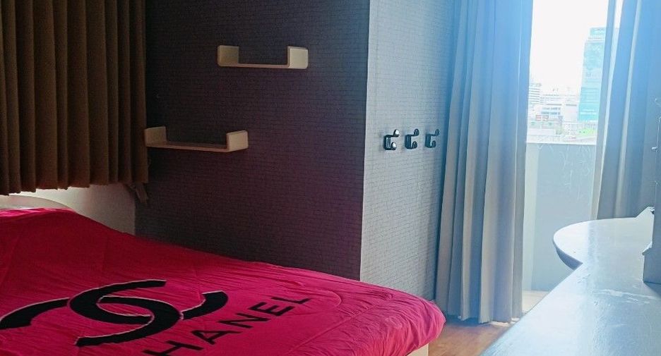 For rent 1 bed condo in Watthana, Bangkok
