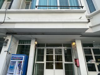 For rent 1 bed retail Space in Huai Khwang, Bangkok