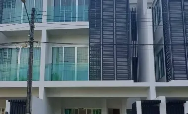 Reihenhaus zur Miete mit 4 Zimmer in Mueang Phuket, Phuket