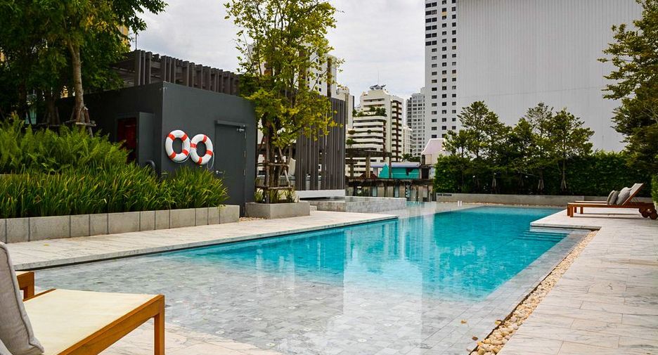 For sale 3 bedrooms condo in Watthana, Bangkok