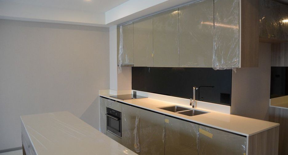 For sale 3 bedrooms condo in Watthana, Bangkok