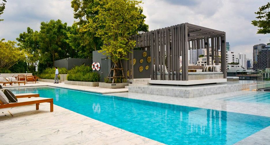 For sale 3 bedrooms condo in Watthana, Bangkok