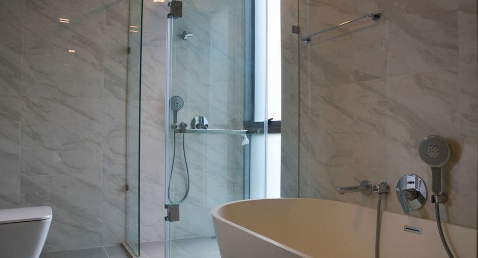 For sale 3 bedrooms condo in Watthana, Bangkok