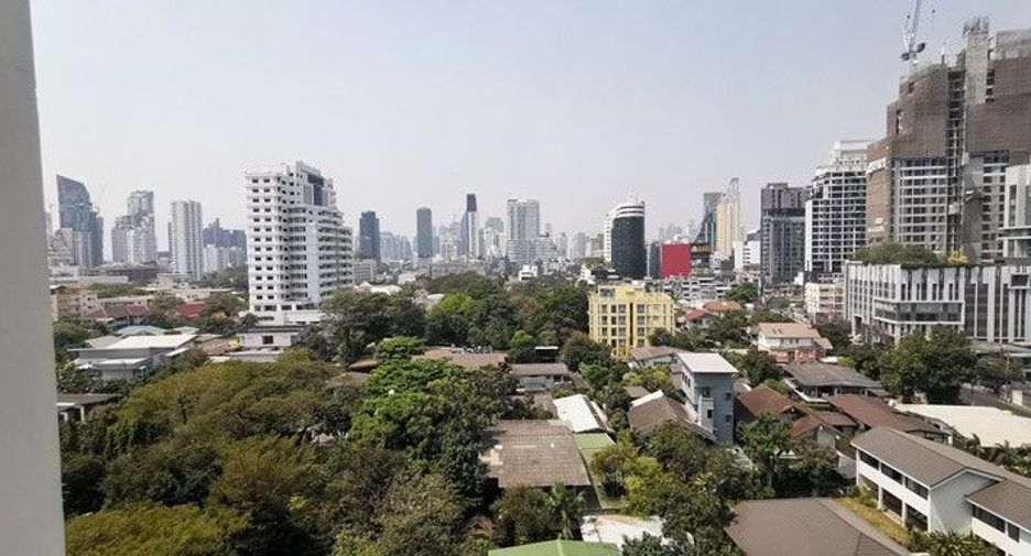 For rent 4 bedrooms condo in Watthana, Bangkok