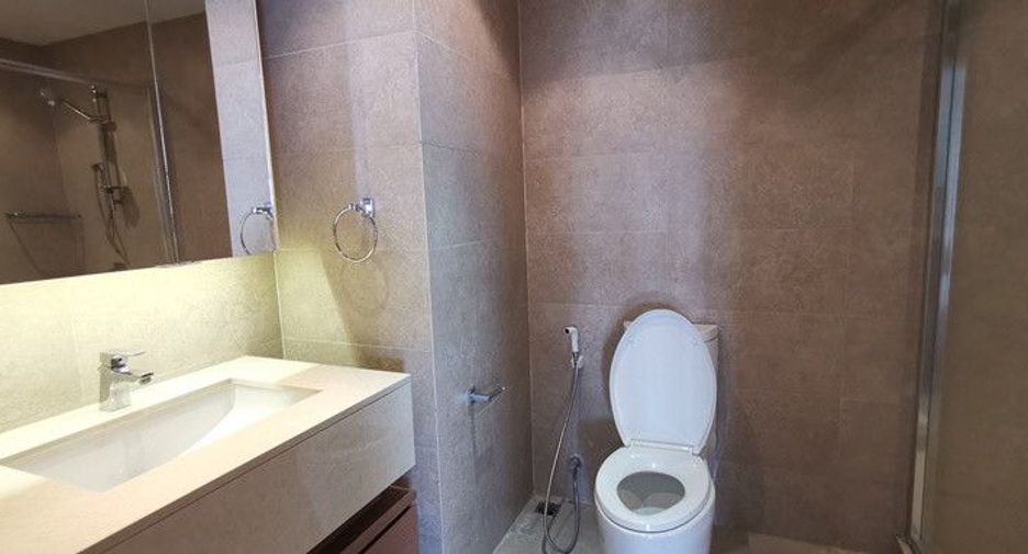 For rent 4 bedrooms condo in Watthana, Bangkok