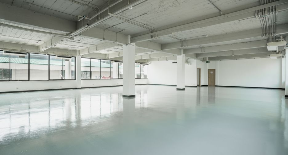 For rent office in Khlong Toei, Bangkok