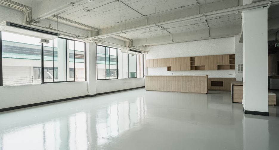 For rent office in Khlong Toei, Bangkok