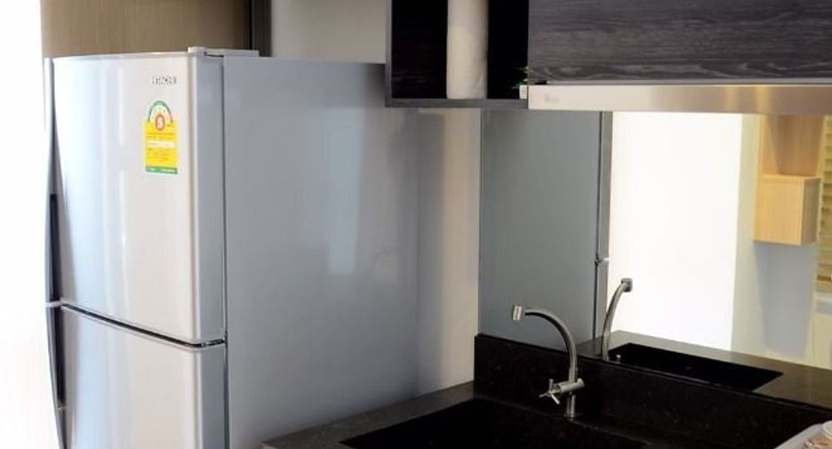 Wohnung zur Miete mit Studio in Sathon, Bangkok