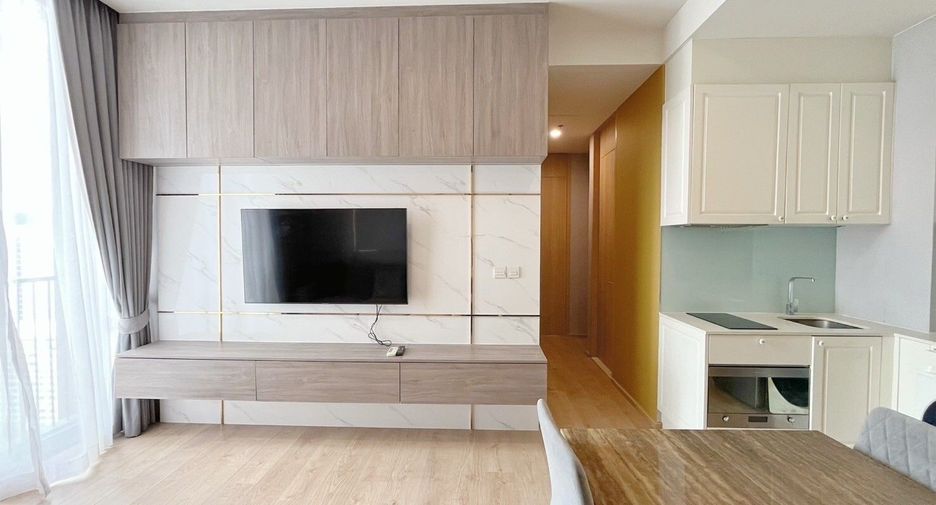 For rent 2 bedrooms condo in Watthana, Bangkok