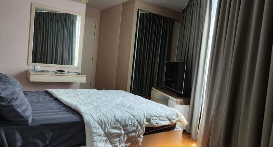 For rent 2 bedrooms condo in Watthana, Bangkok