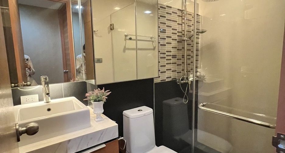 For rent 2 bedrooms condo in Khlong Toei, Bangkok