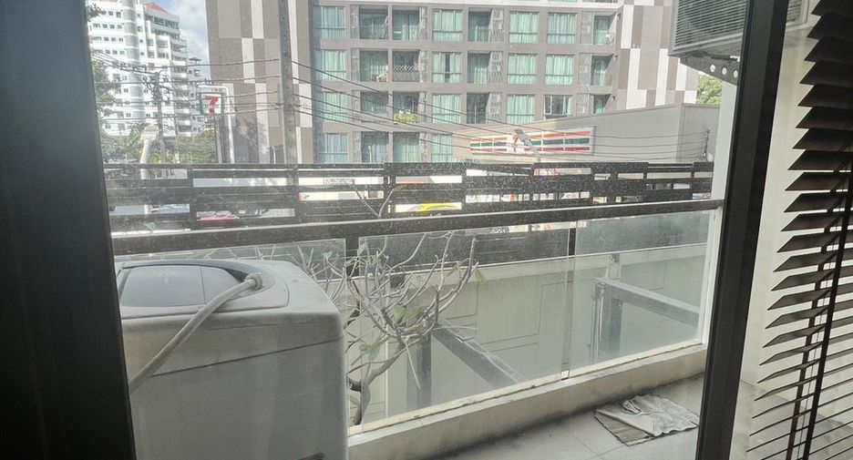For rent 2 bedrooms condo in Khlong Toei, Bangkok