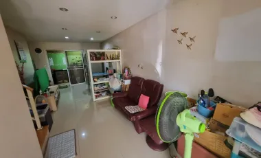 Casa adosada en venta de 3 habitaciones en Bang Phli, Samut Prakan