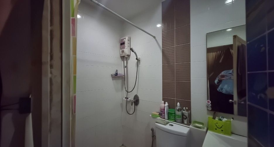 Casa adosada en venta de 3 habitaciones en Bang Phli, Samut Prakan