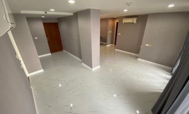 À vendre 2 chambres condo à Yan Nawa, Bangkok