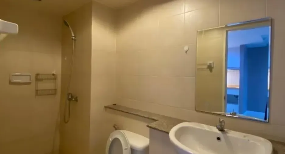 For sale 2 bedrooms condo in Yan Nawa, Bangkok