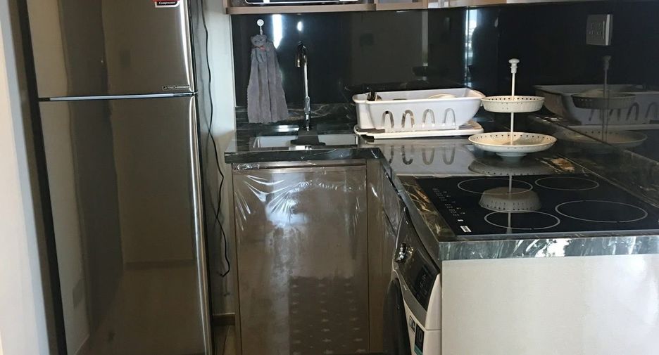 For rent 2 bedrooms condo in Ratchathewi, Bangkok