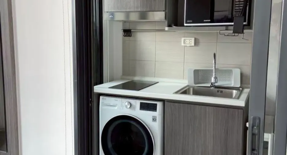 À vendre et à louer studio condo à Bang Na, Bangkok