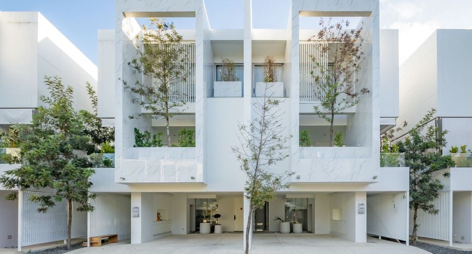 For sale 4 bedrooms townhouse in Thalang, Phuket