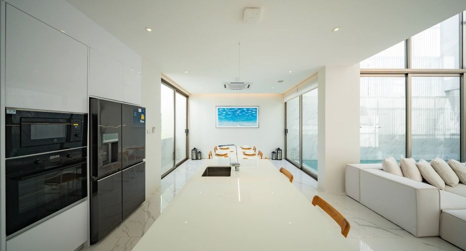 For sale 4 bedrooms townhouse in Thalang, Phuket